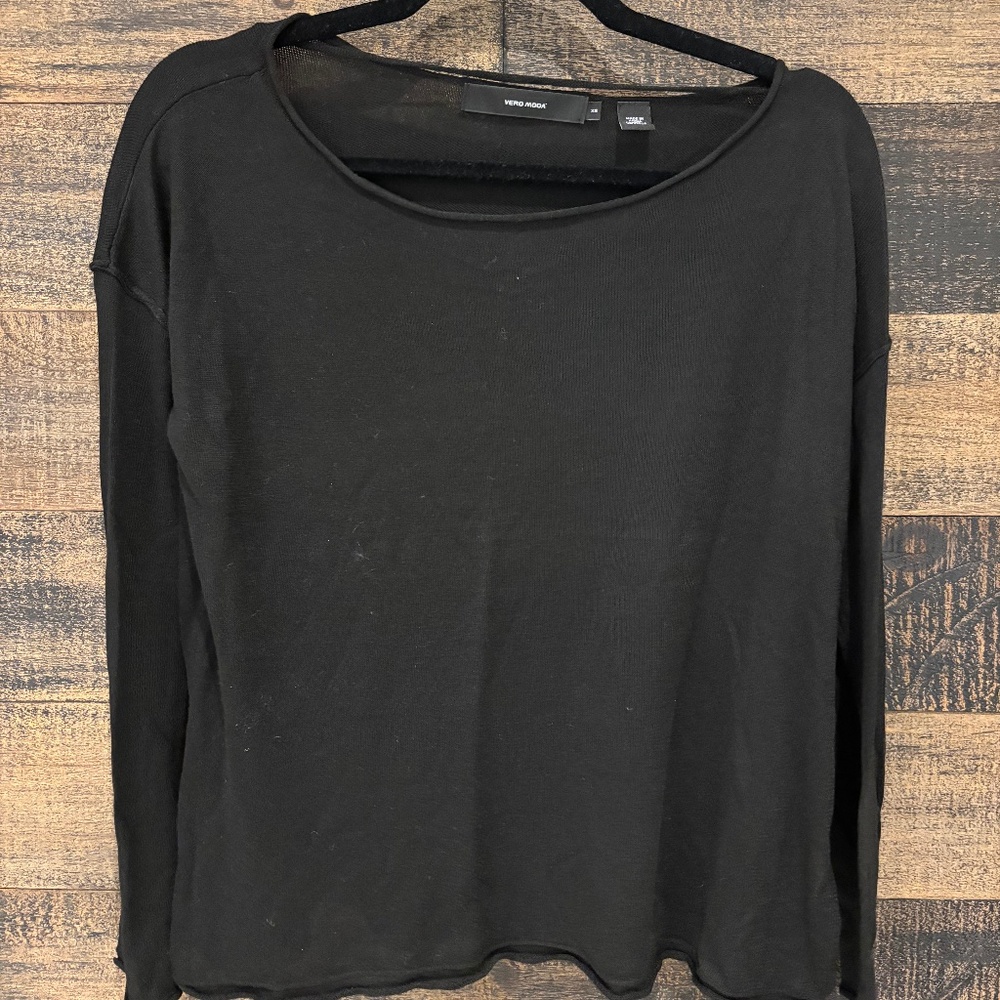 Light weight Vera Moda sweater.